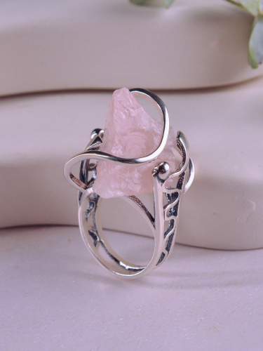 Серебряное кольцо с розовым кварцем