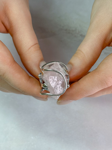 Серебряное кольцо с розовым кварцем