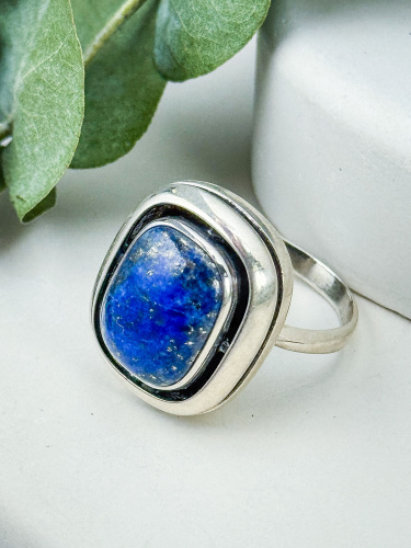Серебряное кольцо