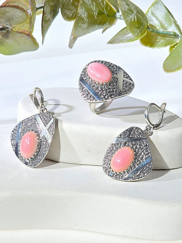Серебряное кольцо ETERI с кораллом