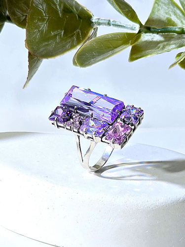 Серебряное кольцо ETERI с фианитом