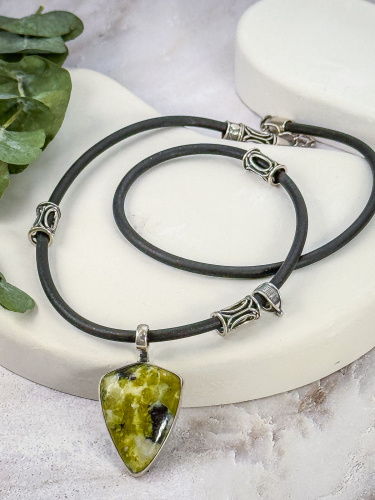 Серебряное колье