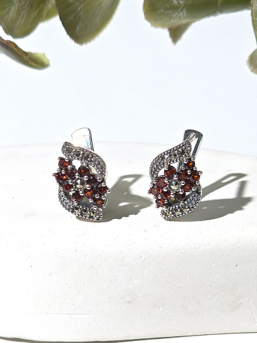 Серебряные серьги ALEXANDRE VASSILIEV с гранатами и марказитами Swarovski