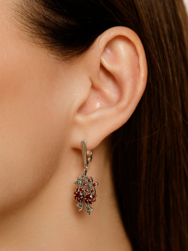 Серебряные серьги ALEXANDRE VASSILIEV с гранатами и марказитами Swarovski