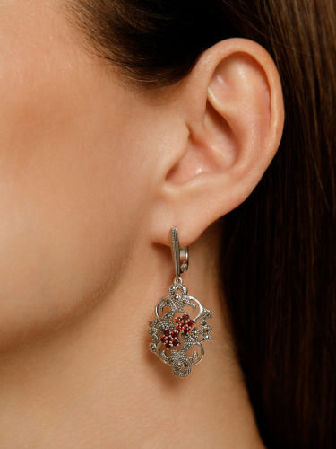 Серебряные серьги ALEXANDRE VASSILIEV с гранатами и марказитами Swarovski