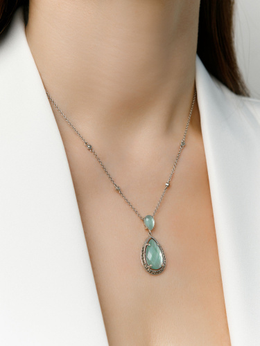 Серебряное колье ALEXANDRE VASSILIEV с зеленым кварцем и марказитами Swarovski
