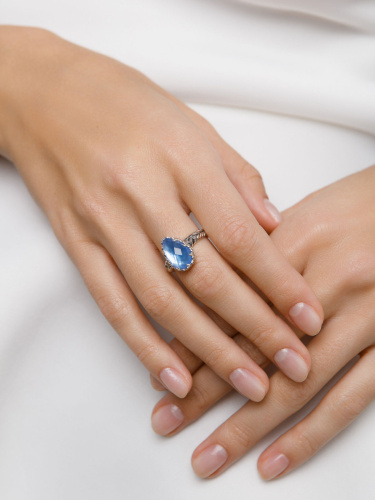 Серебряное кольцо ALEXANDRE VASSILIEVс голубым кварцем, перламутром и марказитами Swarovski