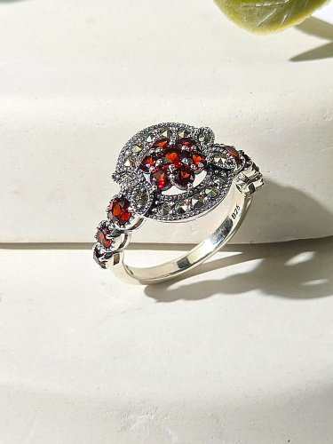 Серебряное кольцо ALEXANDRE VASSILIEV с гранатом и марказитами Swarovski