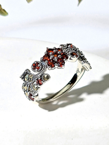 Серебряное кольцо ALEXANDRE VASSILIEV с гранатом и марказитами Swarovski