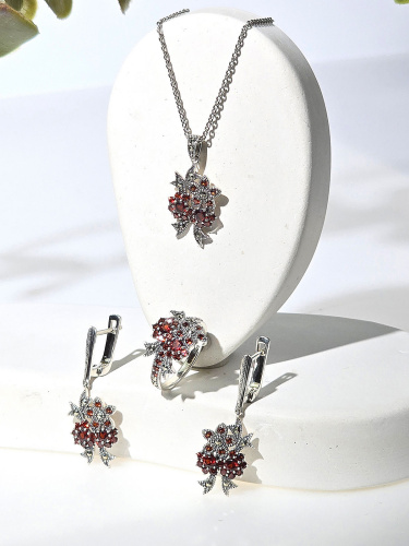 Серебряное кольцо ALEXANDRE VASSILIEV с гранатом и марказитами Swarovski