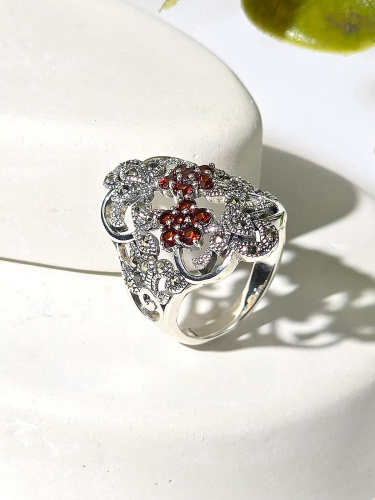 Серебряное кольцо ALEXANDRE VASSILIEV с гранатом и марказитами Swarovski