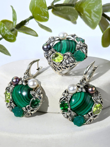 Серебряное кольцо ETERI с малахитом, жемчугом, фианитом и хризопразом